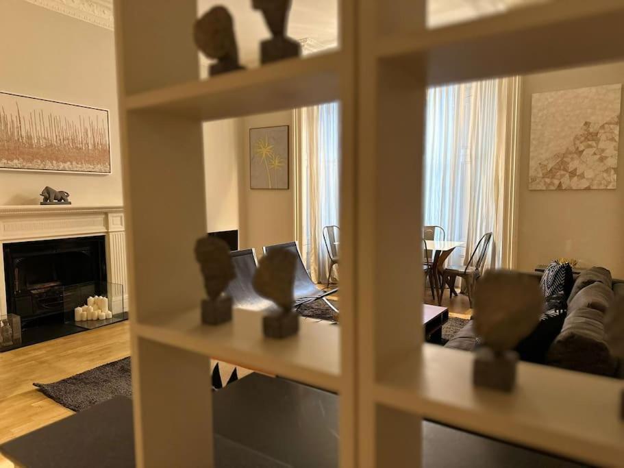 شقة Stunning 2 Bed/2Bath Flat In Heart Of Kensington لندن المظهر الخارجي الصورة