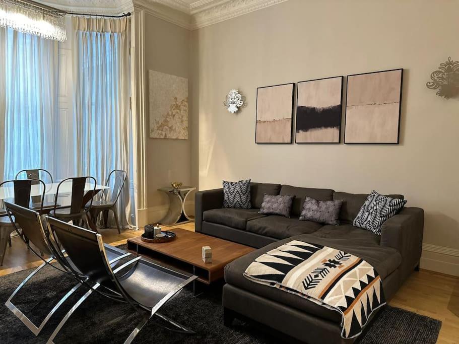 شقة Stunning 2 Bed/2Bath Flat In Heart Of Kensington لندن المظهر الخارجي الصورة